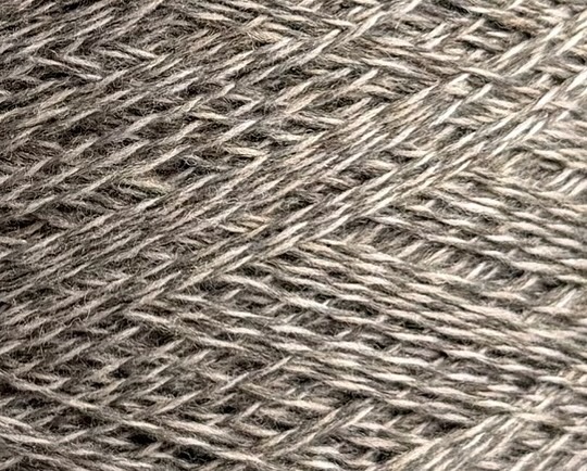 Botto Poala Art. Camargue 2/15 – Merino Supergeelong mouliné Garn col. C442 Grau-Beige